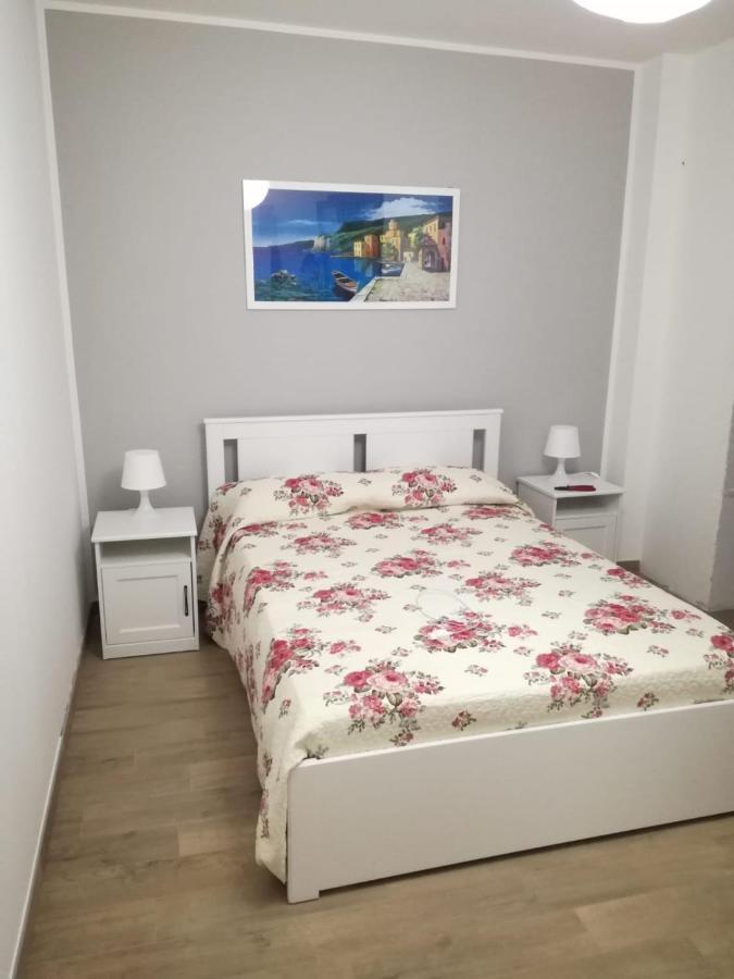 La Terrazza Di Fabrizio 5 Minuti Dal Mare Villa Andrano Luaran gambar